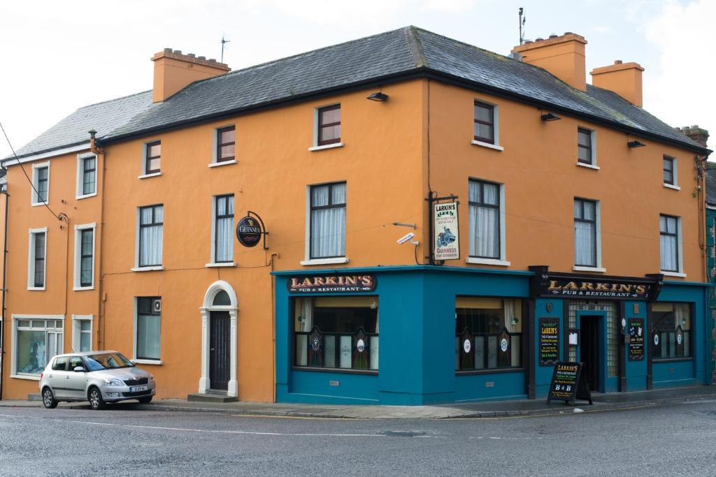 Milltown  Larkin'S Pub, Restaurant, And B&B מראה חיצוני תמונה