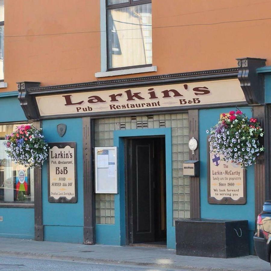 Milltown  Larkin'S Pub, Restaurant, And B&B מראה חיצוני תמונה